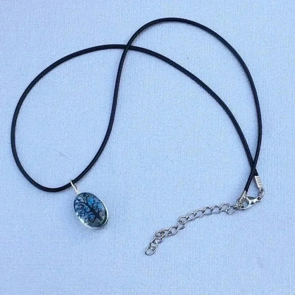 Blue Oval Real Flower Glass Tree Butterfly Necklace NWT - Picture 2 of 3